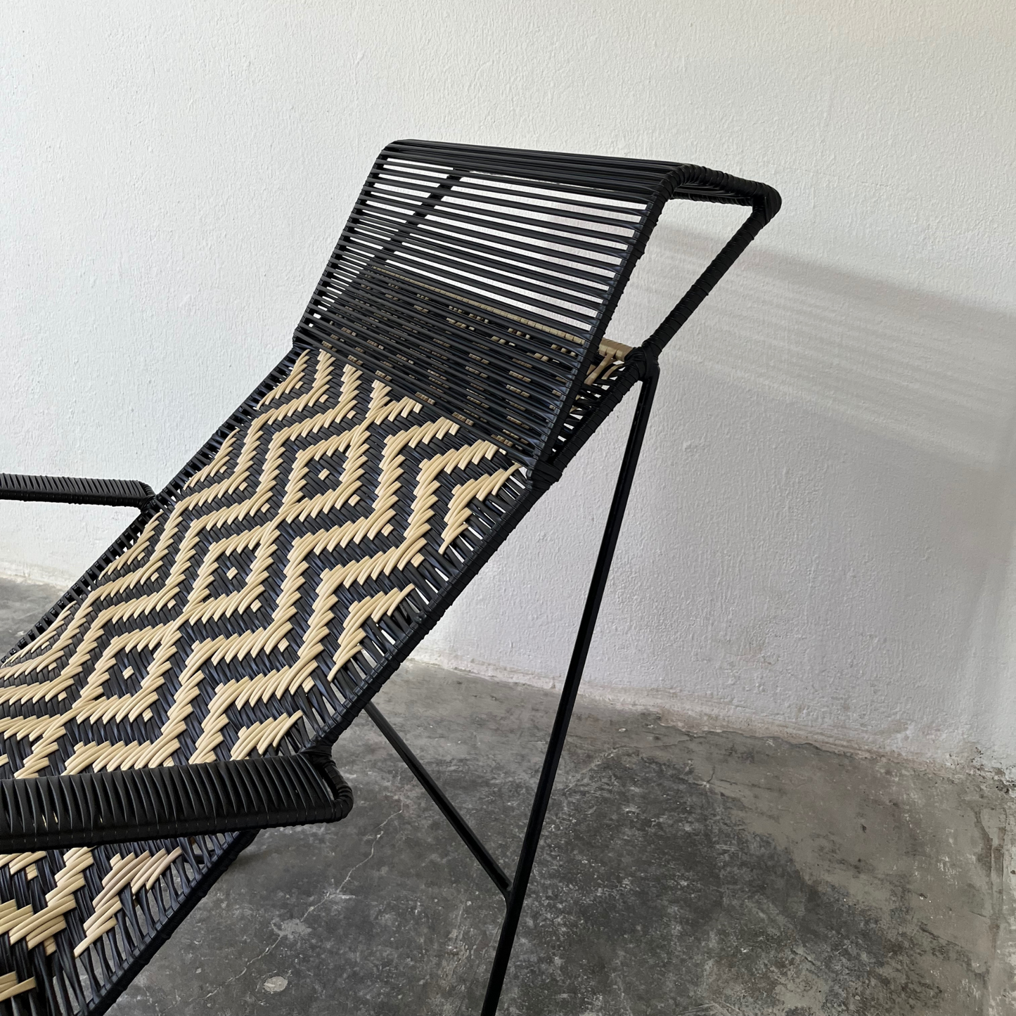 Silla Asoleadora Tejida en Mimbre Sintético Mueble para Exterior con Protección UV