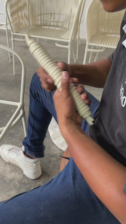 Silla Fija Tejida en Mimbre Diseño Artesanal Moderno y Elegante Para Interior y exterior